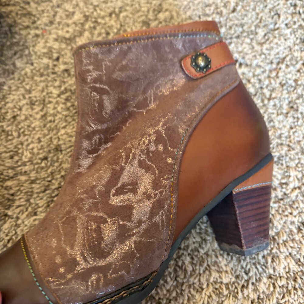 L'Atiste Socute metallic boots in Brown/Taupe - Picture 2 of 5